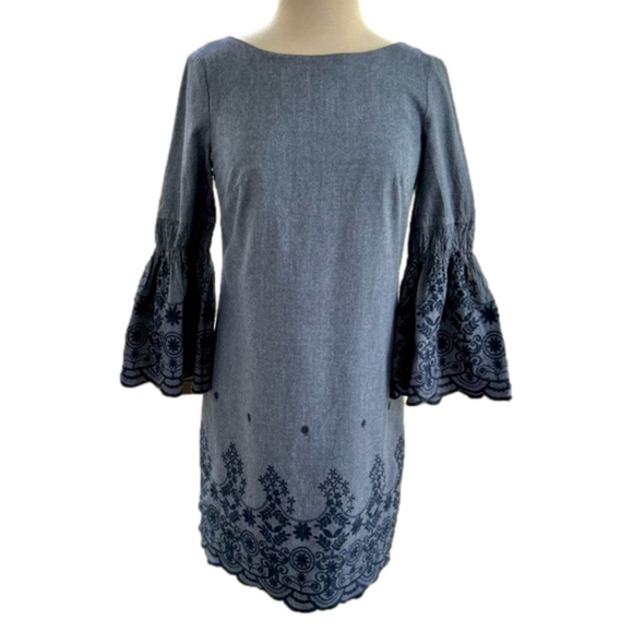 Eliza J Women’s Dress Blue Chambray Size 8 Eyelet Bell Sleeves Cotton - Picture 1 of 11